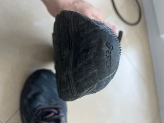 Zapatillas Asics Gel-Jadeite Negras y Rosas