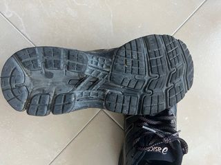 Zapatillas Asics Gel-Jadeite Negras y Rosas