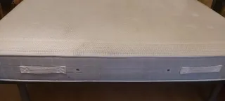 Somier con patas y colchón 150x190