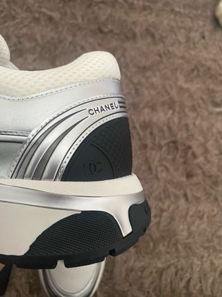 Scarpe Chanel Runner Bianche e Argento