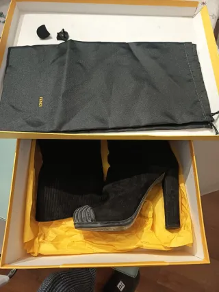 Stivaletti Fendi camoscio nero