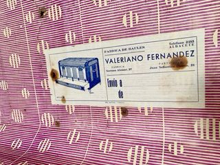 Baúl antiguo con almacenaje y uso decorativo