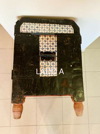 Baúl antiguo con almacenaje y uso decorativo