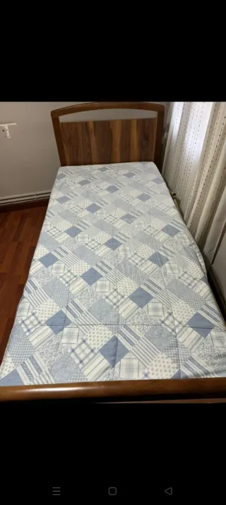 Cama geriátrica articulada con colchón