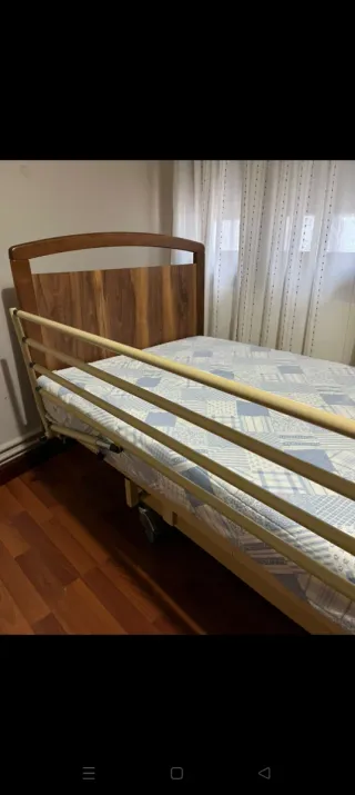 Cama geriátrica articulada con colchón