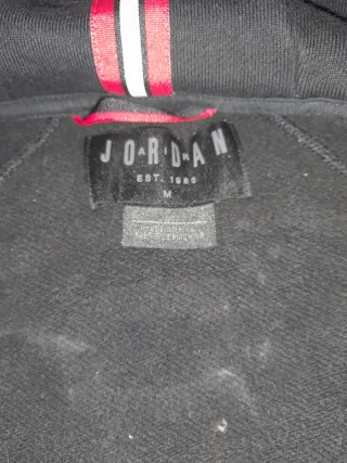 Chaqueta Jordan Negra con Capucha
