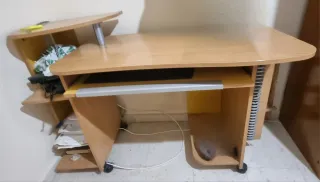 Mesa de estudio madera y metal