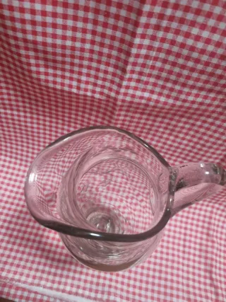 Jarra de cristal antigua grabada