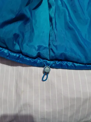 Chaqueta acolchada azul turquesa de Stradivarius