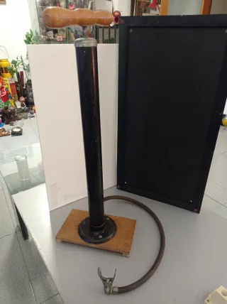 Bomba inflador antigua para bicicletas