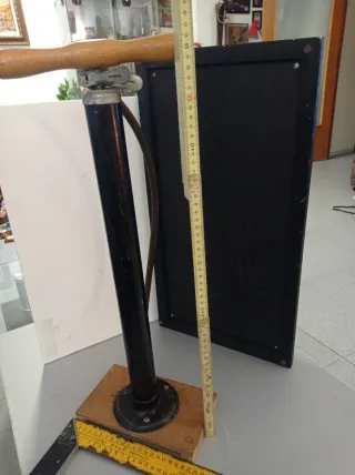 Bomba inflador antigua para bicicletas