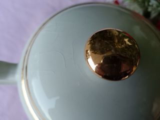 Zuccheriera in terraglia con decori floreali