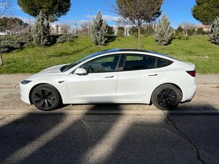 Tesla Model 3 2024