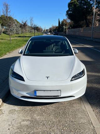 Tesla Model 3 2024