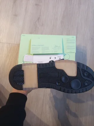 Zapatillas Off-White Negras y Blancas