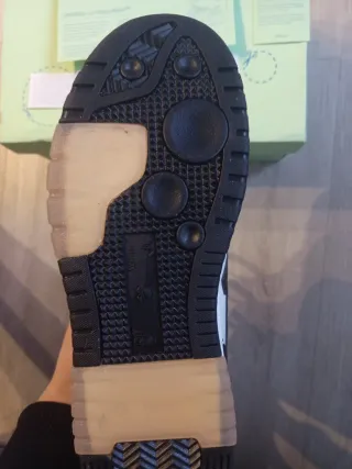 Zapatillas Off-White Negras y Blancas