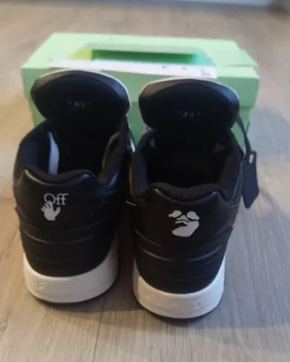 Zapatillas Off-White Negras y Blancas