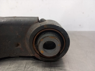 BRAZO SUSPENSION INFERIOR TRASERO DERECHO NISSAN
