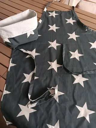 Conjunto delantal y cesto para el pan de estrellas