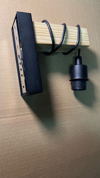 Lámpara Pared de Madera y Metal modelo Rústica