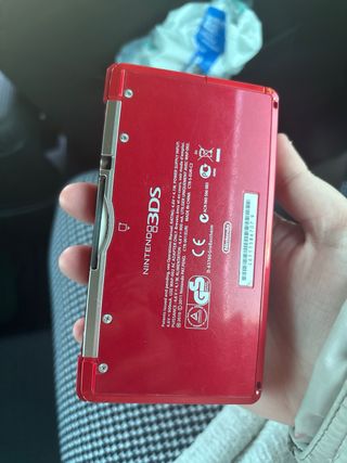 Nintendo 3DS Roja+ cargador y juego