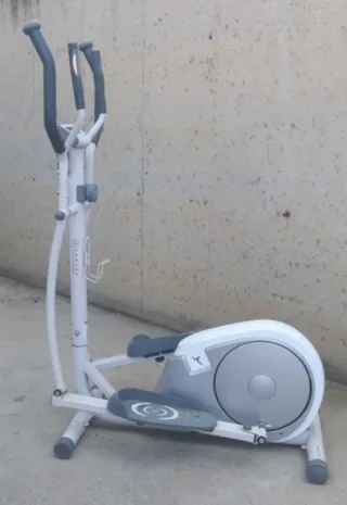 Elíptica blanca y gris