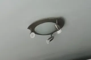 Lámpara de techo moderna metal y madera