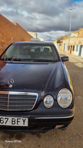 MERCEDES E320
