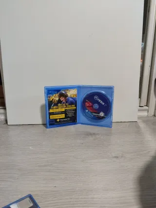 PS4 Negra + Mando + FIFA 17, 18, 19