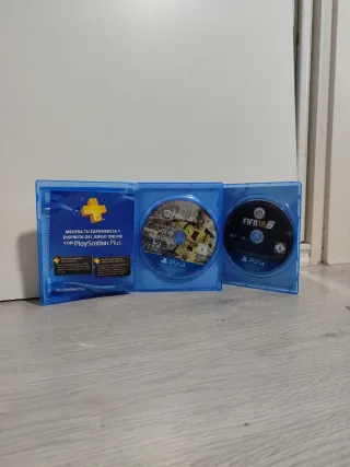 PS4 Negra + Mando + FIFA 17, 18, 19
