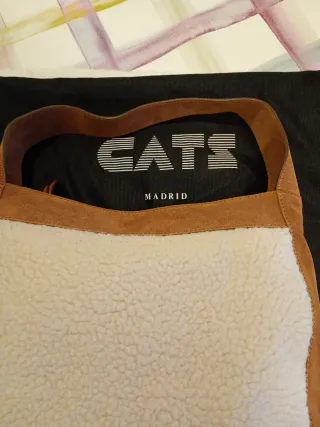 Bolso de ante y borreguito CATS