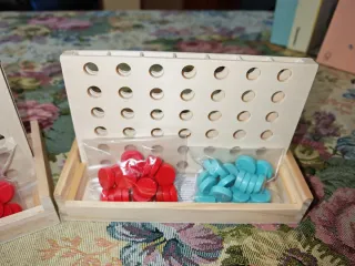 2 Giochi Bingo in Legno con Pedine Rosse e Blu