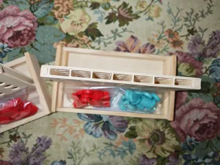 2 Giochi Bingo in Legno con Pedine Rosse e Blu