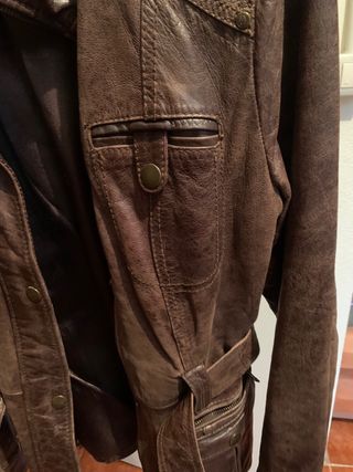 Chaqueta de piel marrón