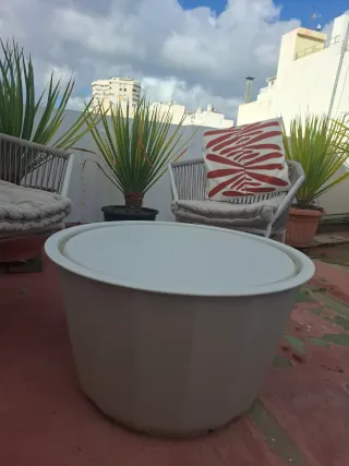 Conjunto mesa almacenaje y 2 sillas exterior