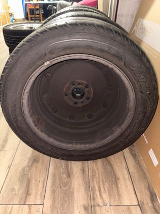 4 Llantas 205/55R16 Goodyear y Michelin