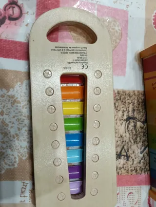 Gioco musicale in legno con martello e xilofono