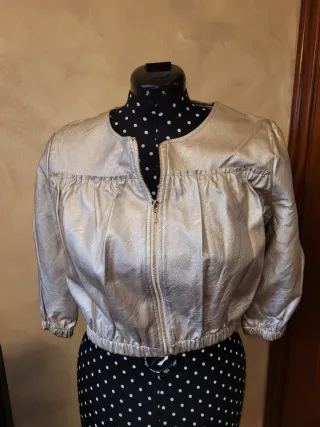 Cazadora dorada de diseño, sin estrenar