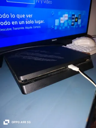 PS4 500GB + 4 Videojuegos + Teclado y Ratón+CABLES
