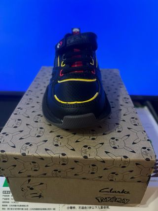 Zapatillas Clarks Pokémon Negro Rojo Niño