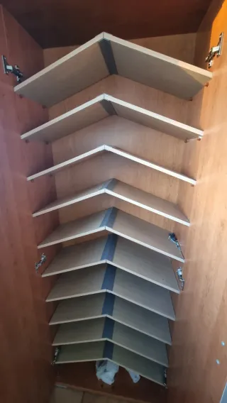 Armario zapatero de madera marrón