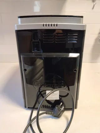 Cafetera Automática DeLonghi Magnifica S