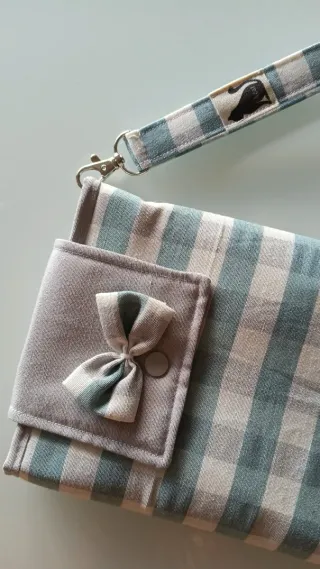 Funda para ebook a cuadros más llavero