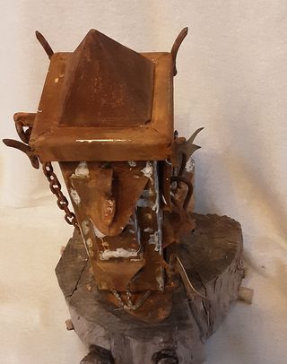 TORRE RÚSTICA HIERRO OXIDADA