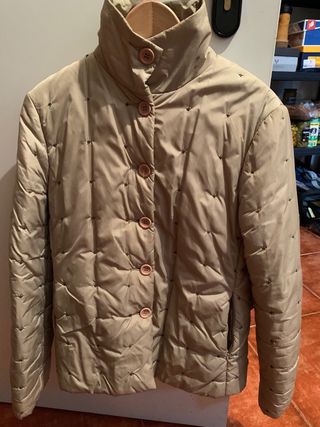 Chaqueta acolchada beige verdoso