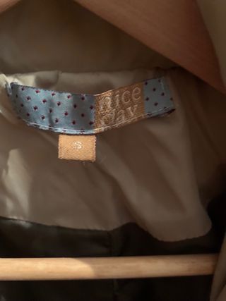 Chaqueta acolchada beige verdoso