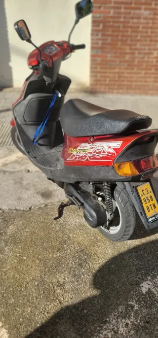 Yamaha Axis Roja