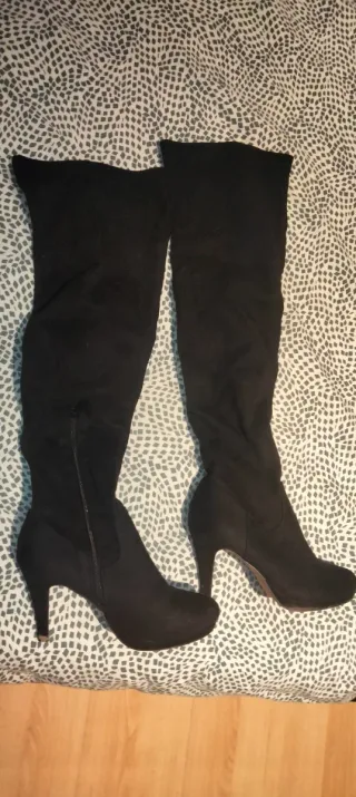 Botas altas negras de tacón