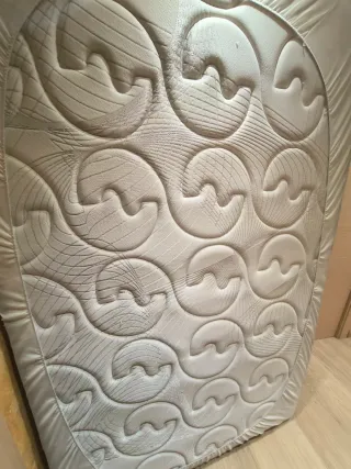 Somier 1,20+Colchón fuerte se ha husado,solo,6mese