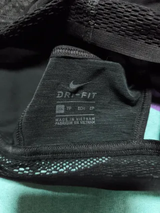 Top deportivo Nike running negro